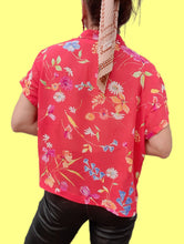 Charger l'image dans la galerie, Chemisier vintage Solange - Rouge fleurs. Taille L, 40, 42. La juperie.