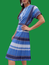 Charger l'image dans la galerie, Robe vintage Manon - Imprimé rayé. Plissé permanent. Taille M, 38, 40. Jean Bailly. Made in France.