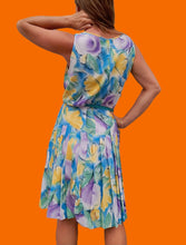 Charger l'image dans la galerie, Robe vintage Lucia - Fleurie et plissée Taille L, 40, 42.