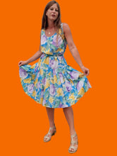 Charger l'image dans la galerie, Robe vintage Lucia - Fleurie et plissée Taille L, 40, 42.