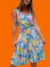 Charger l'image dans la galerie, Robe vintage Lucia - Fleurie et plissée Taille L, 40, 42.