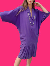 Charger l'image dans la galerie, Robe vintage Chrislaine - Violette, manches chauve-souris. Taille L, 40, 42. Made in France.
