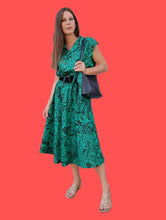 Charger l'image dans la galerie, Robe vintage Jésabelle - Feuillage vert et noir. Taille XL, 42, 44. Made in Belgium.