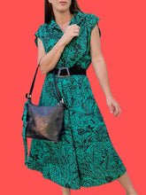 Charger l'image dans la galerie, Robe vintage Jésabelle - Feuillage vert et noir. Taille XL, 42, 44. Made in Belgium.
