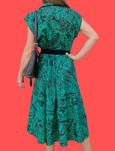 Charger l'image dans la galerie, Robe vintage Jésabelle - Feuillage vert et noir. Taille XL, 42, 44. Made in Belgium.