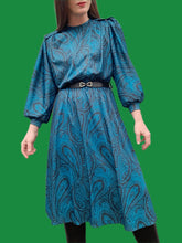 Charger l'image dans la galerie, Robe vintage Paula - Vert canard, imprimé paisley. Taille M, 38, 40. Made in France.