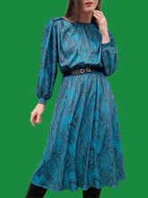 Charger l'image dans la galerie, Robe vintage Paula - Vert canard, imprimé paisley. Taille M, 38, 40. Made in France.