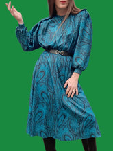 Charger l'image dans la galerie, Robe vintage Paula - Vert canard, imprimé paisley. Taille M, 38, 40. Made in France.
