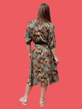 Charger l'image dans la galerie, Robe vintage Gaëlle - Plastron volanté en V. Motif Aztèque. Taille M, 38, 40. Made in France