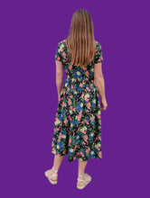 Charger l'image dans la galerie, Robe vintage Erika - Toute boutonnée. Fleurie bleue marine. Taille M, 38, 40. Made in France.