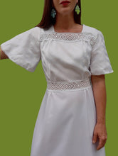 Charger l'image dans la galerie, Robe vintage Ellen - Blanche à damier ton sur ton. Taille M, 38, 40. Le Trianon