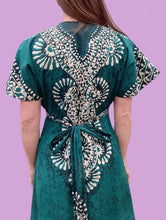 Charger l'image dans la galerie, Robe vintage Mira - Motifs ethniques verts et blancs. Taille M, 38, 40.