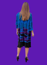 Charger l'image dans la galerie, Robe vintage Soline - Effet de superposition. Tissu ondulé et plissé permanent. Taille XXXL ou 46, 48. Made in France.