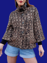 Charger l'image dans la galerie, Gilet "Seconde" Léna - Camouflage marron et noir. Taille M, 38, 40. Aldo Martin'S