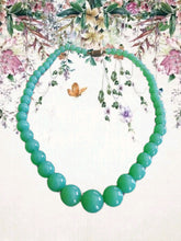 Charger l'image dans la galerie, Collier ancien Lilianne - Raz du cou / Choker en pierres rondes type jade.