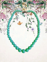 Charger l'image dans la galerie, Collier ancien Lilianne - Raz du cou / Choker en pierres rondes type jade.