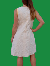 Charger l'image dans la galerie, Robe vintage Norine - Trois trous. Jaune et blanche. Taille M, 38, 40.