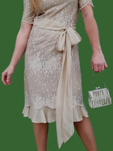 Charger l'image dans la galerie, Robe de cérémonie vintage Andréa - Broderies et volants. Taille XS, 34, 36. Claude Bouzon. Made in France.