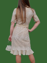 Charger l'image dans la galerie, Robe de cérémonie vintage Andréa - Broderies et volants. Taille XS, 34, 36. Claude Bouzon. Made in France.