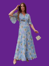 Charger l'image dans la galerie, Robe de cérémonie vintage Stéphanie - Manches papillon. Plissée. Taille L, 40, 42.