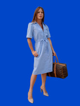 Charger l'image dans la galerie, Robe vintage Joy - Saharienne bleue. Taille S, 36, 38. Made in France.