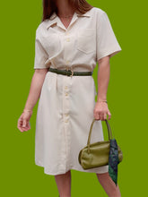 Charger l'image dans la galerie, Robe vintage Leslee - Style saharienne boutonnée. Taille L, 40, 42. Fabriqué en France.