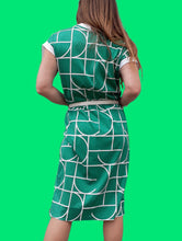 Charger l'image dans la galerie, Robe vintage Blandine - Imprimé contrastant vert et blanc. Taille M, 38, 40