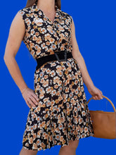 Charger l'image dans la galerie, Robe vintage Valériane - Boutonnée et plissée. Imprimé floral. Taille S, 36, 38.