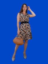Charger l'image dans la galerie, Robe vintage Valériane - Boutonnée et plissée. Imprimé floral. Taille S, 36, 38.
