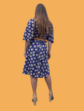 Charger l'image dans la galerie, Robe vintage Lila - Imprimé floral all-over. Coupe ample. Oversize ou Taille L, 40, 42