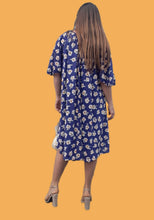 Charger l'image dans la galerie, Robe vintage Lila - Imprimé floral all-over. Coupe ample. Oversize ou Taille L, 40, 42