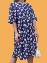 Charger l'image dans la galerie, Robe vintage Lila - Imprimé floral all-over. Coupe ample. Oversize ou Taille L, 40, 42