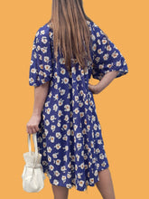 Charger l'image dans la galerie, Robe vintage Lila - Imprimé floral all-over. Coupe ample. Oversize ou Taille L, 40, 42