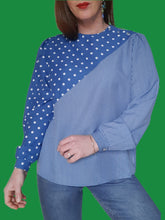 Charger l'image dans la galerie, Blouse vintage Barbara - À pois et rayures bleu et blanche. Taille M, 38, 40. Made in Italy.
