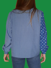 Charger l'image dans la galerie, Blouse vintage Barbara - À pois et rayures bleu et blanche. Taille M, 38, 40. Made in Italy.