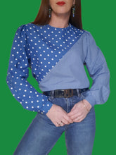 Charger l'image dans la galerie, Blouse vintage Barbara - À pois et rayures bleu et blanche. Taille M, 38, 40. Made in Italy.