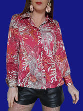 Charger l'image dans la galerie, Chemisier "Seconde" Tatiana - Imprimé feuillage sur fond rose. Taille S, 36, 38. Delmod. Made in Ukraine