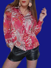 Charger l'image dans la galerie, Chemisier "Seconde" Tatiana - Imprimé feuillage sur fond rose. Taille S, 36, 38. Delmod. Made in Ukraine