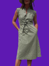Charger l'image dans la galerie, Robe vintage Malika - Saharienne verte. Taille S, 36, 38. Fabriqué en France