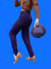 Charger l'image dans la galerie, Pantalon vintage Marthe - Fuseau taille haute violet. Taille XS, 34, 36. Carole Richard. Made in France.