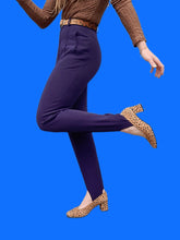Charger l'image dans la galerie, Pantalon vintage Marthe - Fuseau taille haute violet. Taille XS, 34, 36. Carole Richard. Made in France.