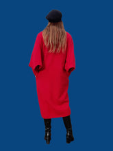 Charger l'image dans la galerie, Manteau vintage Armelle - Laine rouge, Col Claudine, manches ajourées. Taille L, 40, 42. Pierre Cardin. Made in France.