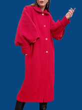 Charger l'image dans la galerie, Manteau vintage Armelle - Laine rouge, Col Claudine, manches ajourées. Taille L, 40, 42. Pierre Cardin. Made in France.
