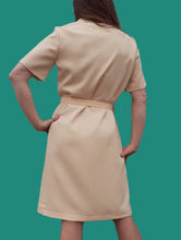 Charger l'image dans la galerie, Robe Noémie - Toute boutonnée, couleur saumon. Taille L, 40, 42