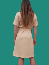 Charger l'image dans la galerie, Robe Noémie - Toute boutonnée, couleur saumon. Taille L, 40, 42