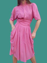 Charger l'image dans la galerie, Ensemble vintage Lucie - Rose à pois noirs. Taille M, 38, 40. Fabriqué en France