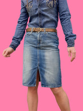 Charger l'image dans la galerie, Jupe "Seconde" Marthe - En jean fendue. Taille M, 38, 40. Sisley. Made in Rumania.