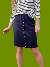 Charger l'image dans la galerie, Jupe vintage Babeth - Bleu marine à boutons, coupe droite. Taille M, 38, 40. Made in France.