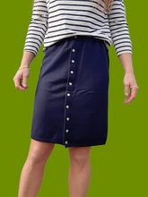 Charger l'image dans la galerie, Jupe vintage Babeth - Bleu marine à boutons, coupe droite. Taille M, 38, 40. Made in France.