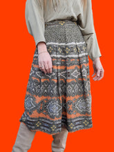 Charger l'image dans la galerie, Jupe vintage Laure - Plissée folklorique en laine. Taille S, 36, 38. Créations Gadyet. Made in France.
